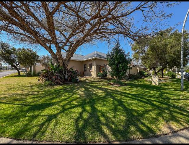 4 BEDROOM HOUSE FOR SALE IN MIDSTREAM HILL